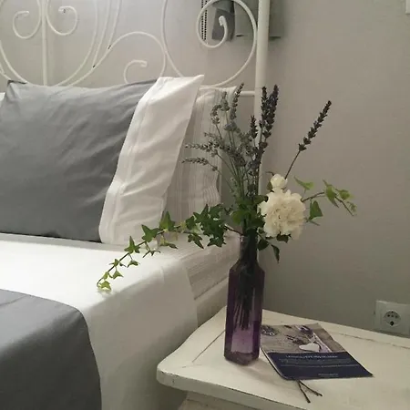 Pin Ada Lavantali Ev Bed & Breakfast Bozcaada