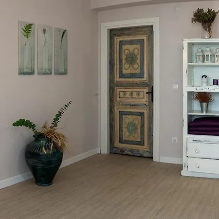 Pin Ada Lavantali Ev Bed & Breakfast